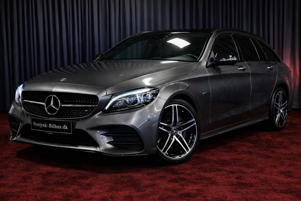 Mercedes C300 de 2,0 AMG Line stc. aut. 5d