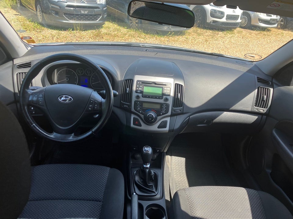 Hyundai i30 1,6 CRDi 90 Blue Drive 5d