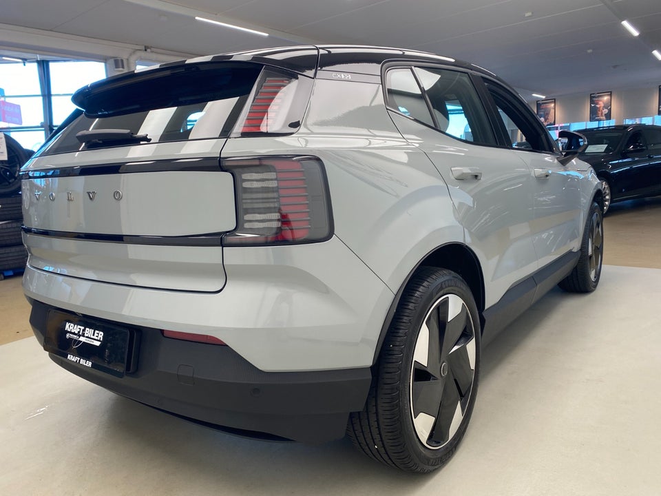 Volvo EX30 Extended Range Plus 5d