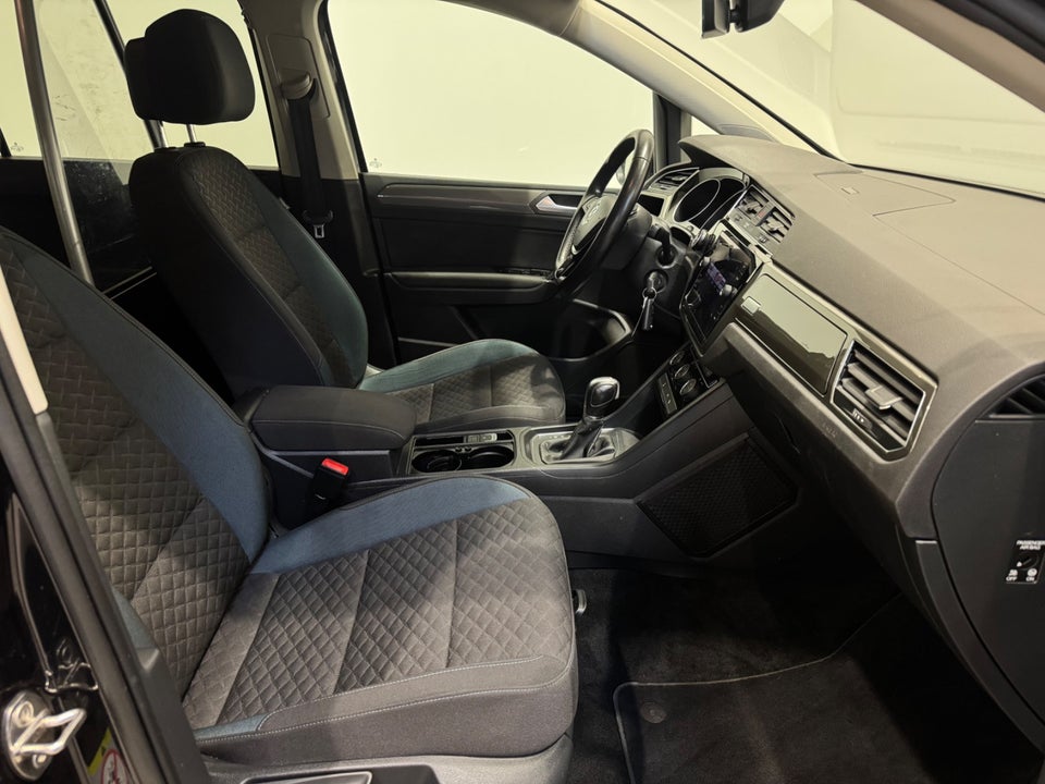 VW Touran 1,6 TDi 115 IQ.Drive DSG Van 5d