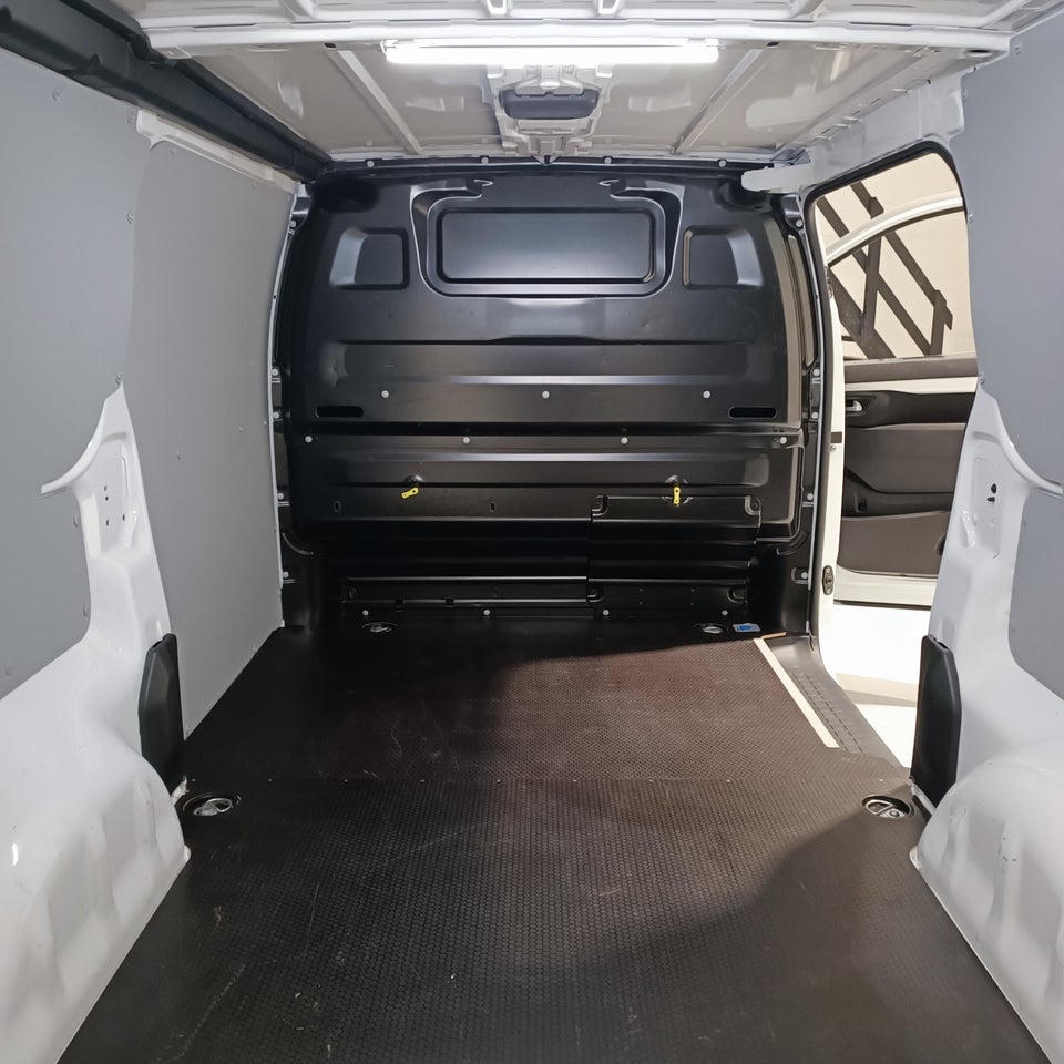 Peugeot Expert 2,0 BlueHDi 144 L2 Premium EAT8 Van