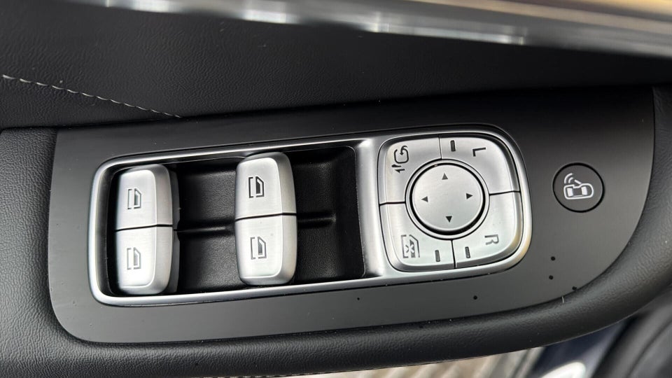 MG Marvel R Luxury 5d