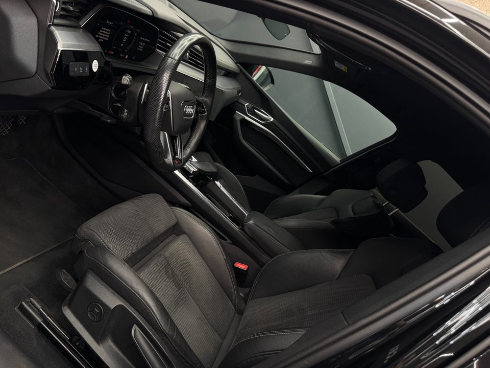 Audi e-tron 55 S-line Sportback quattro 5d