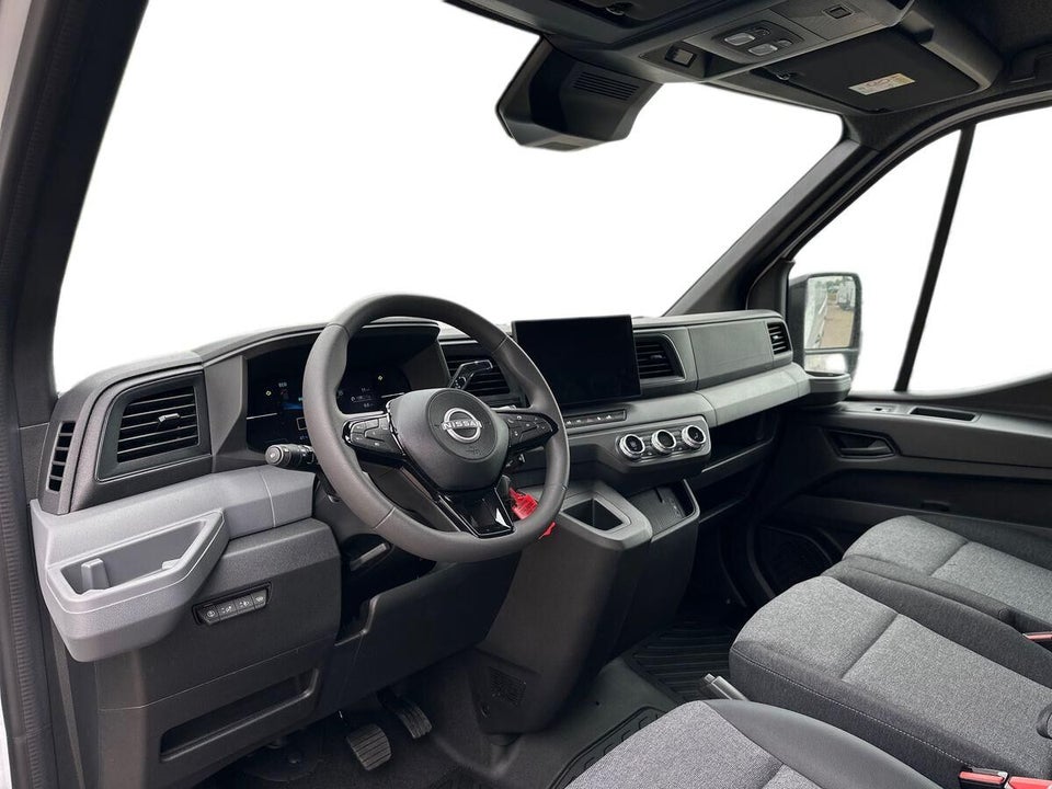 Nissan Interstar 87 L3H2 N-Connecta Van