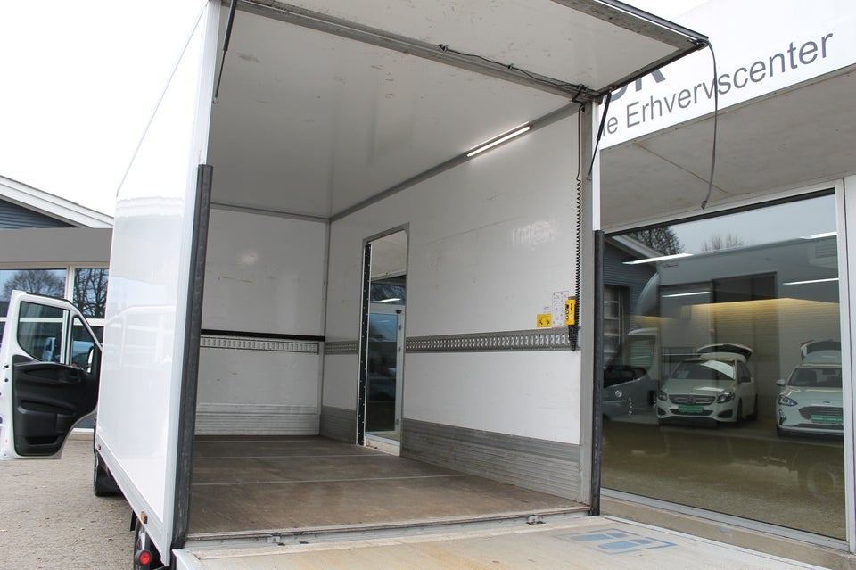 Iveco Daily 2,3 35S14 Alukasse m/lift