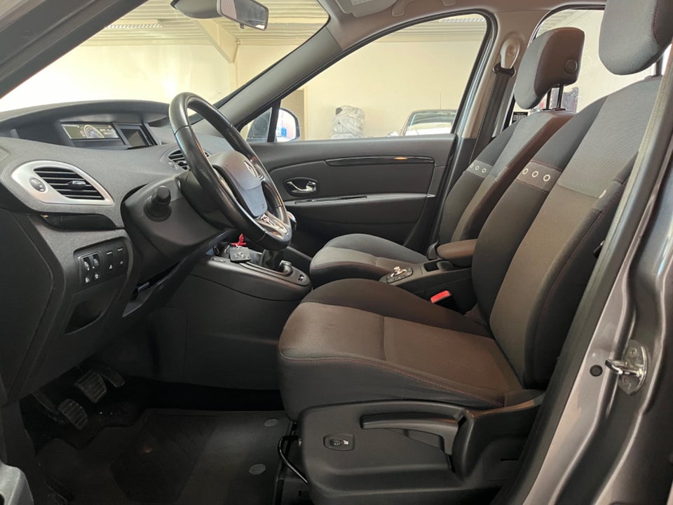 Renault Grand Scenic III 1,6 dCi 130 Dynamique 7prs 5d