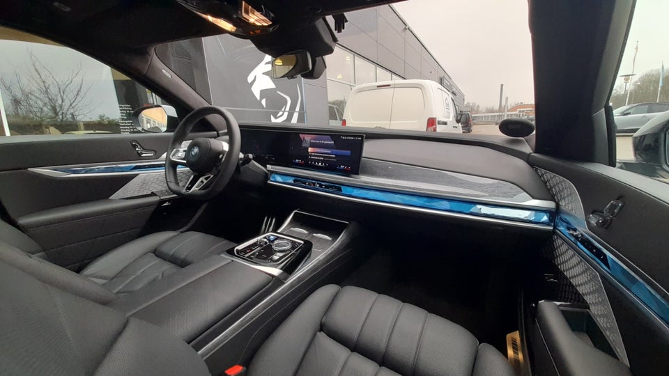 BMW i7 xDrive60 M-Sport 4d