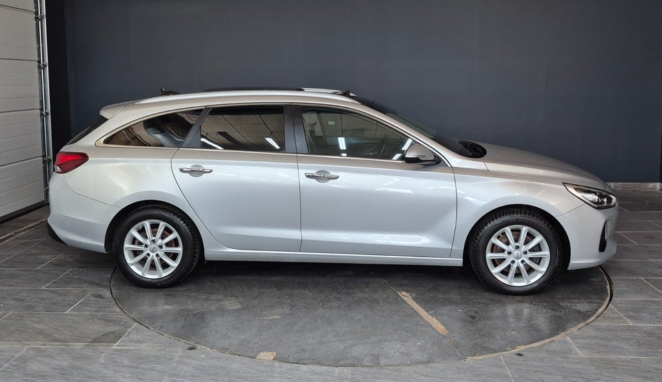 Hyundai i30 1,4 T-GDi Premium stc. DCT 5d