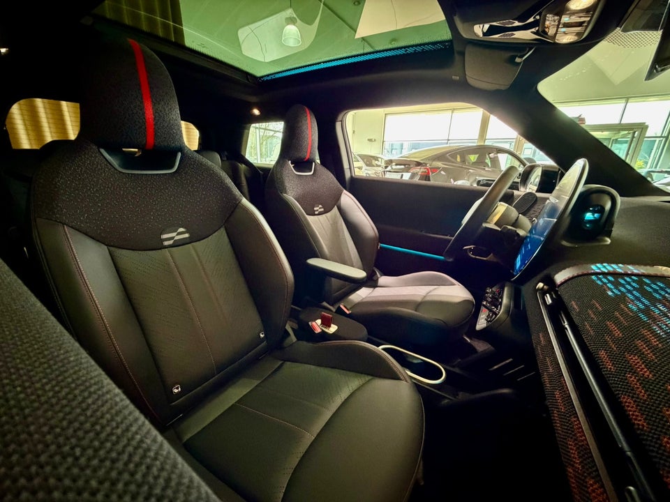 MINI Cooper SE JCW Trim M 3d