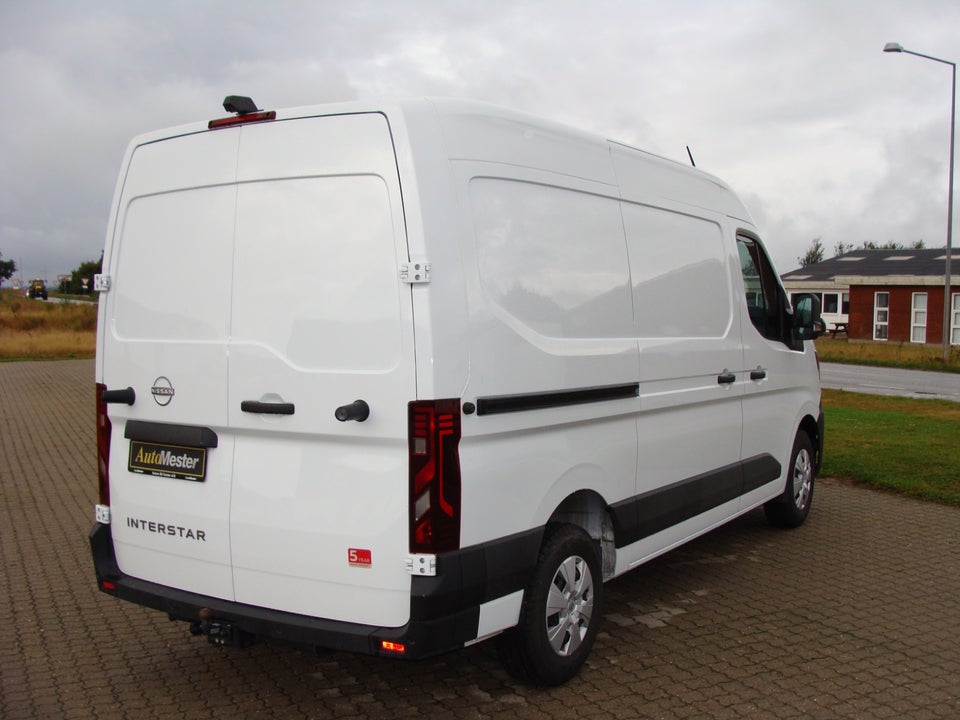Nissan Interstar 2,0 dCi 170 L2H2 Tekna aut. Van