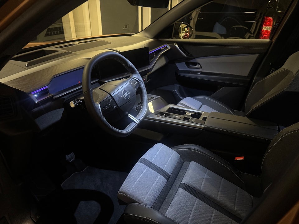 Opel Grandland-e 73 GS Sky 5d