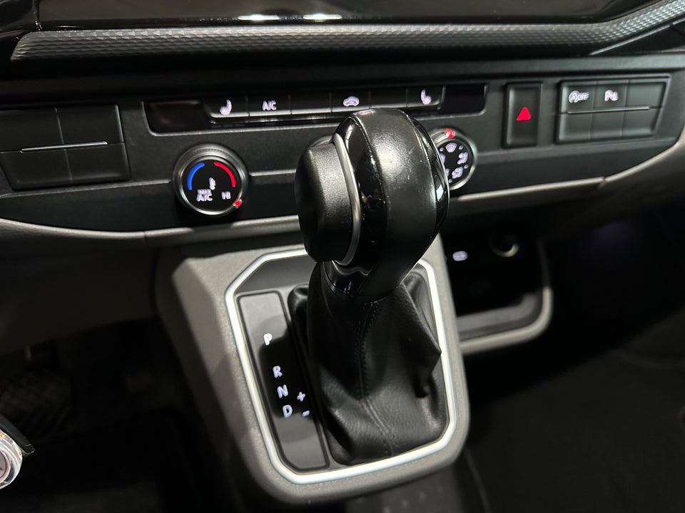 VW Transporter 2,0 TDi 150 Kassevogn DSG kort