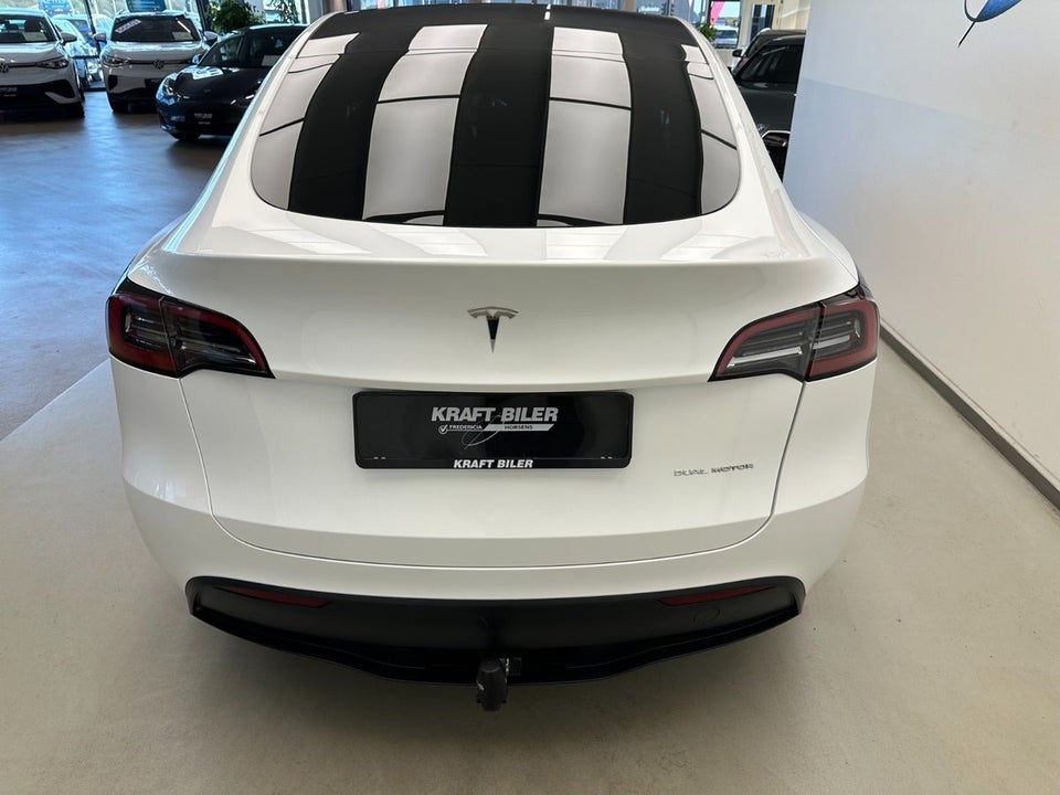 Tesla Model Y Long Range AWD 5d