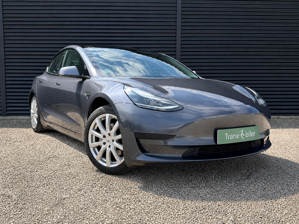 Tesla Model 3 Standard Range+ RWD 4d