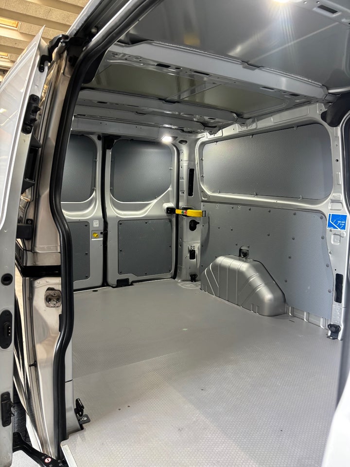 Ford Transit Custom 320L 2,0 TDCi 185 Sport aut.