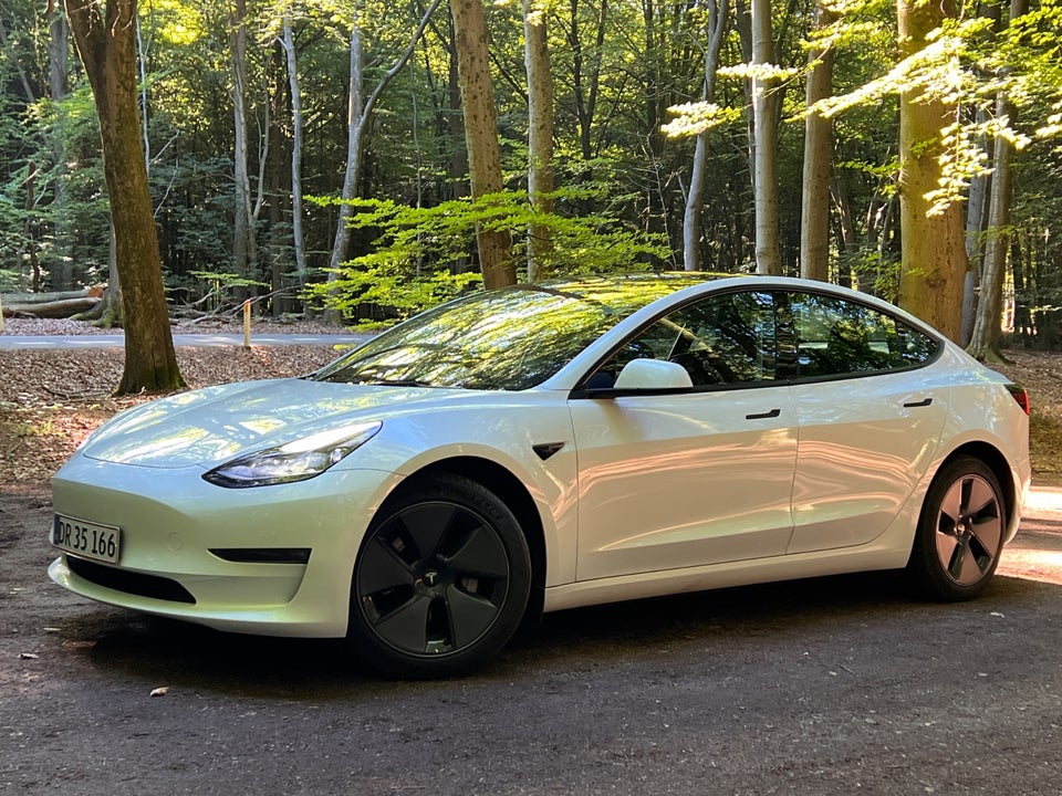 Tesla Model 3 Long Range AWD 4d