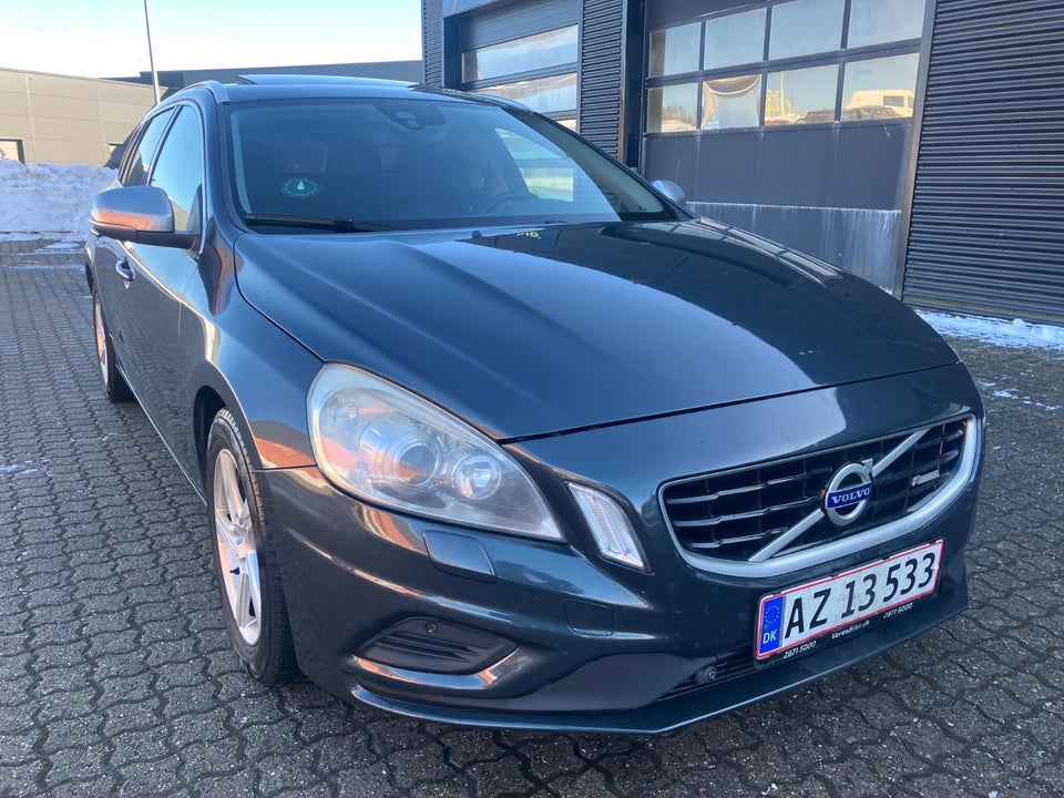 Volvo V60 3,0 T6 Summum aut. AWD 5d