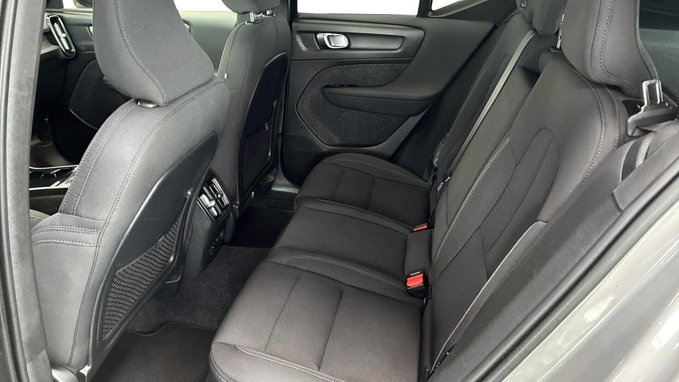 Volvo XC40 ReCharge Extended Range Plus 5d