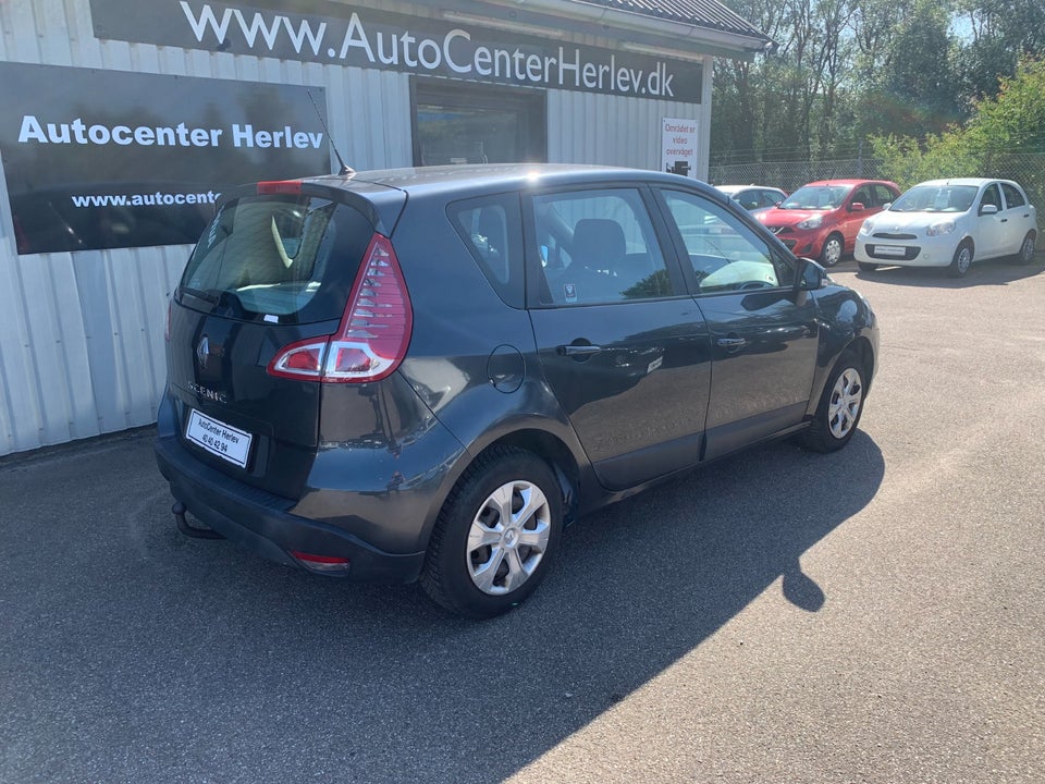 Renault Scenic III 1,6 16V Dynamique 5d