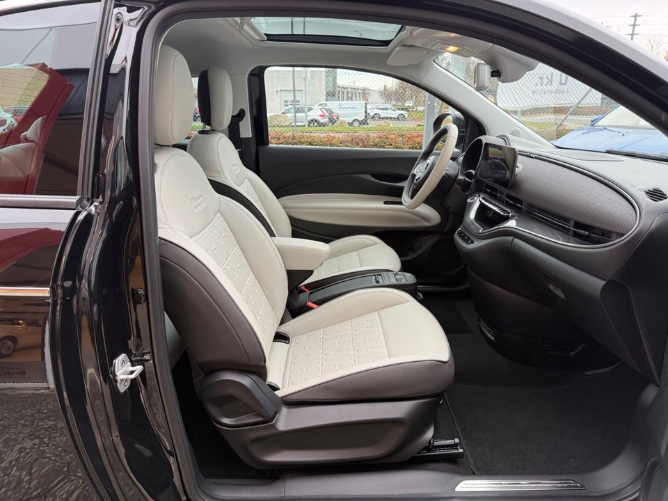 Fiat 500e 42 la Prima by Bocelli 3d