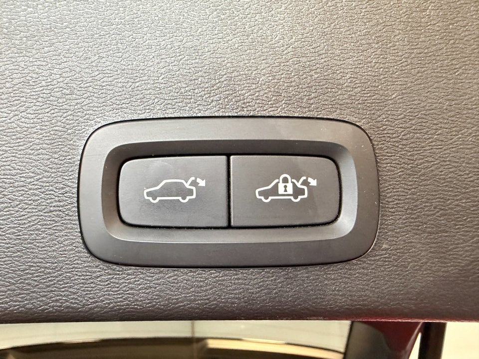 Volvo XC40 P6 ReCharge Plus 5d