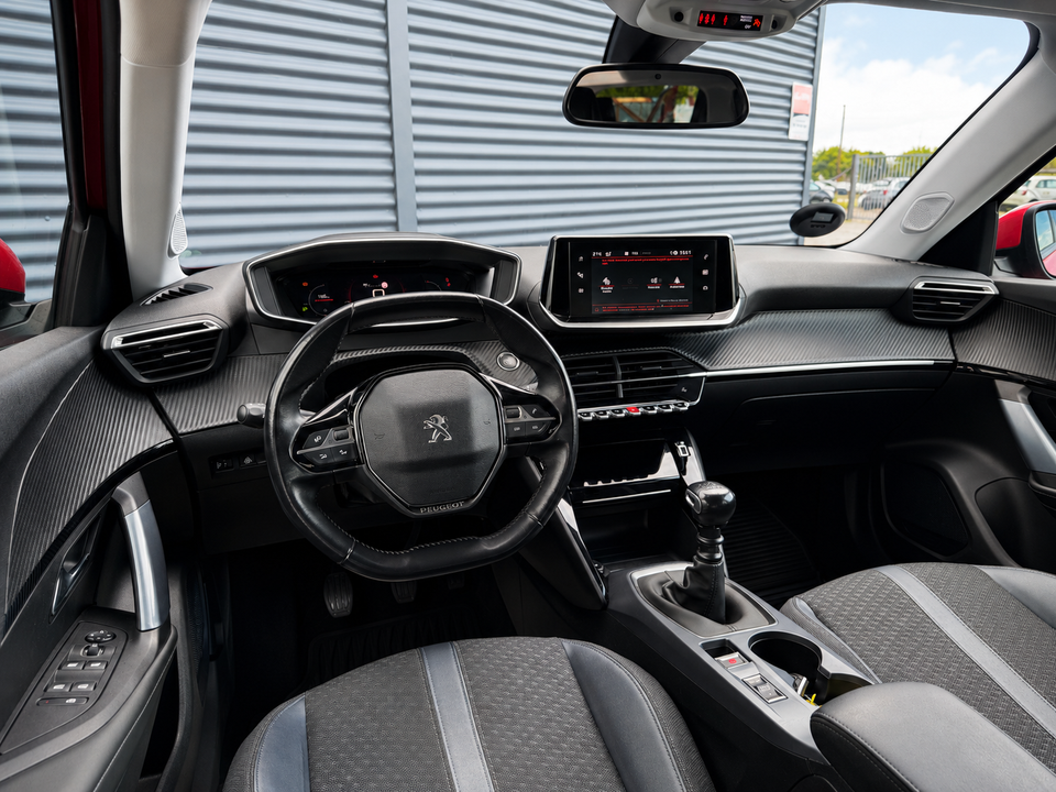 Peugeot 2008 1,2 PureTech 130 Allure 5d