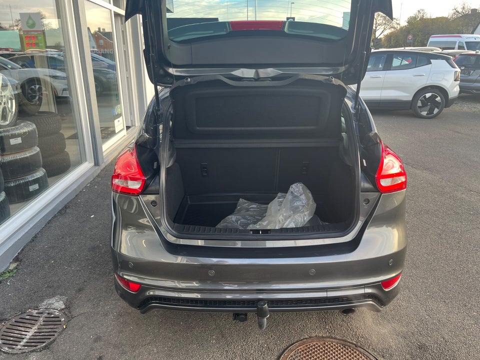 Ford Focus 1,5 EcoBoost ST-Line 5d