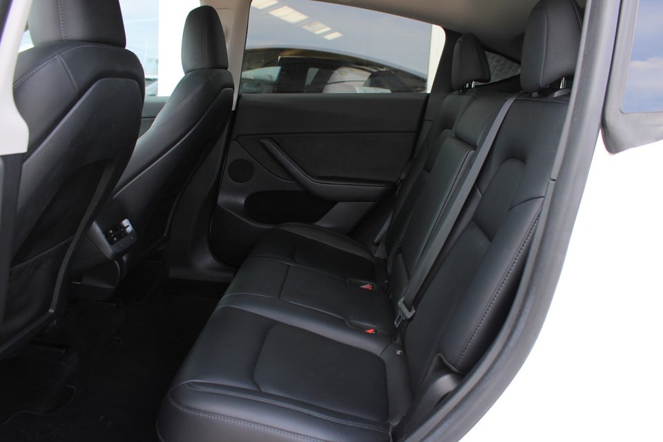 Tesla Model Y Long Range AWD 5d