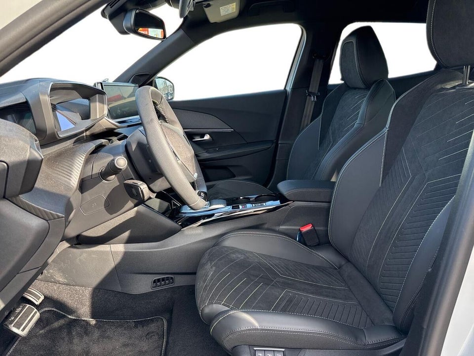 Peugeot e-2008 54 GT 5d