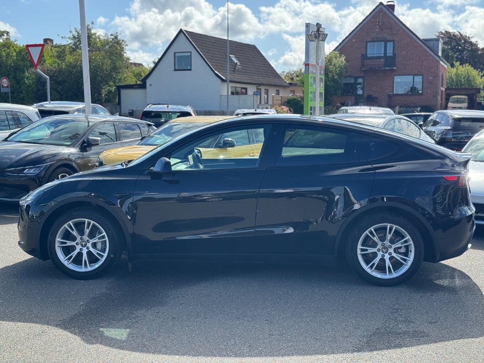 Tesla Model Y RWD 5d
