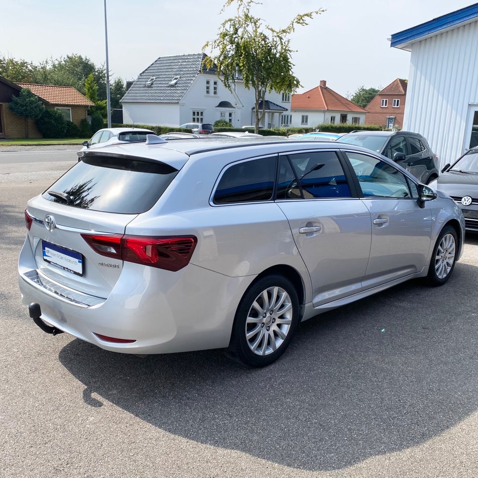 Toyota Avensis 1,6 D-4D T2 Touring Sports 5d