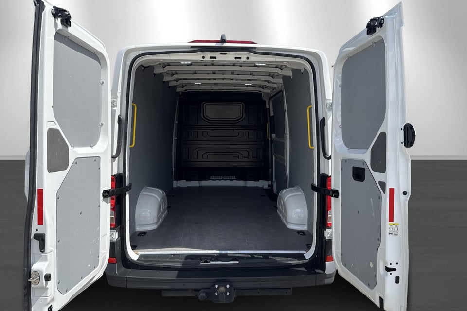 VW Crafter 35 2,0 TDi 140 Comfort Kassevogn L3H2 aut.