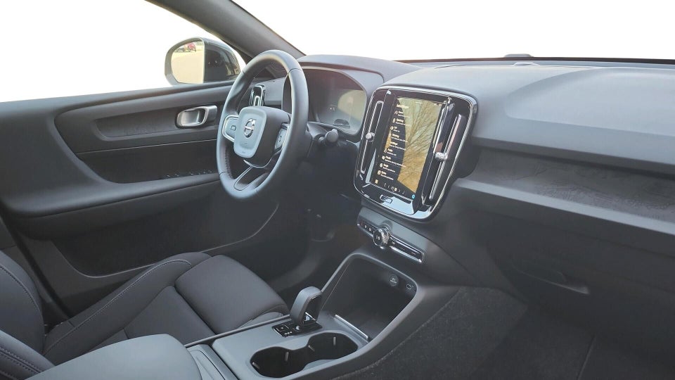 Volvo EC40 Standard Range Core 5d