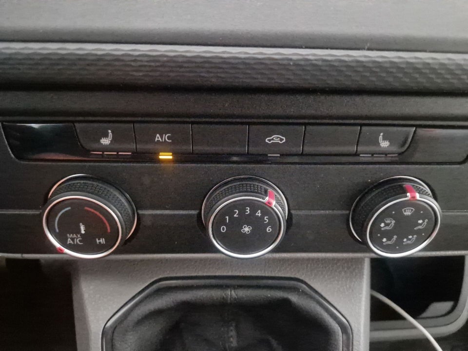 VW Transporter 2,0 TDi 150 Kassevogn kort