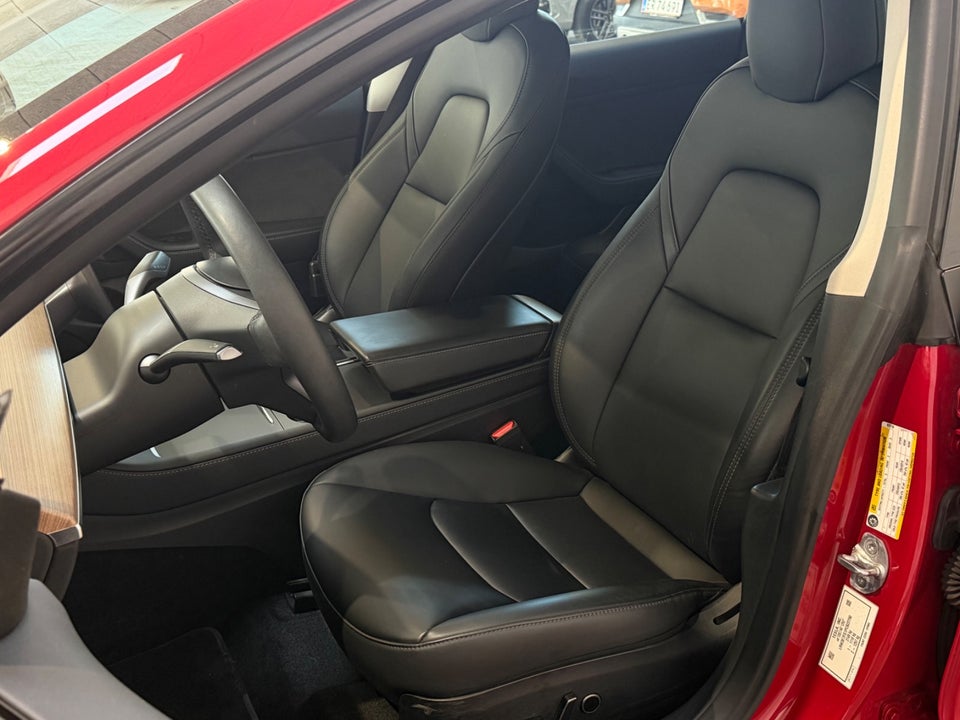 Tesla Model 3 RWD 4d