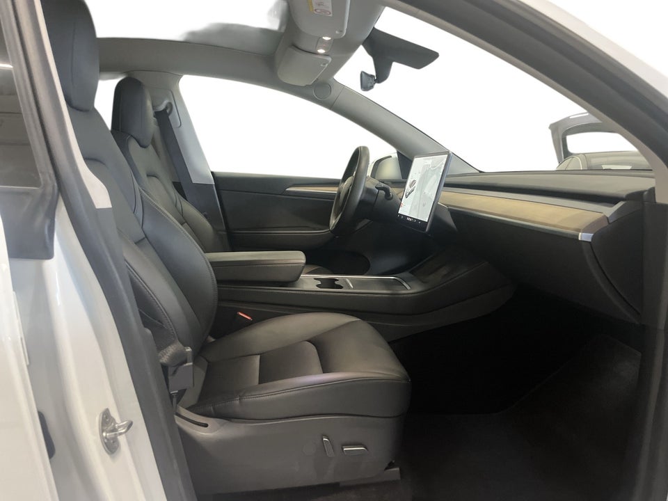 Tesla Model Y Long Range AWD 5d