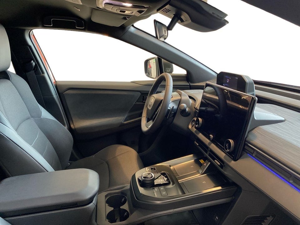Toyota C-HR+ 77 Active 5d