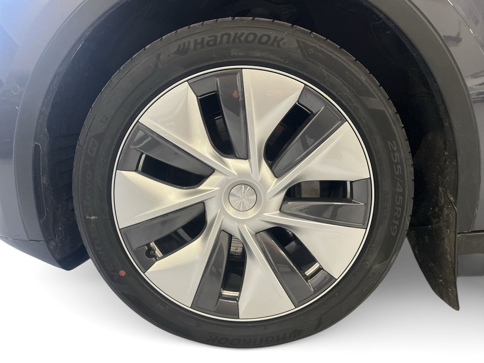 Tesla Model Y Long Range AWD 5d