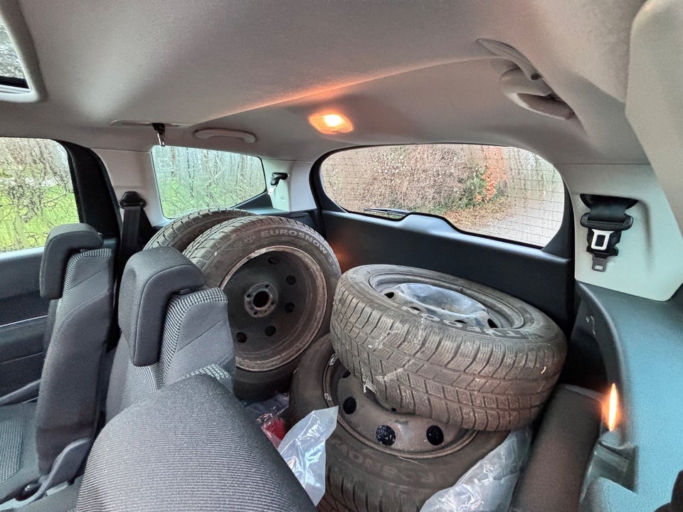 Peugeot 5008 1,6 HDi 112 Premium 5d