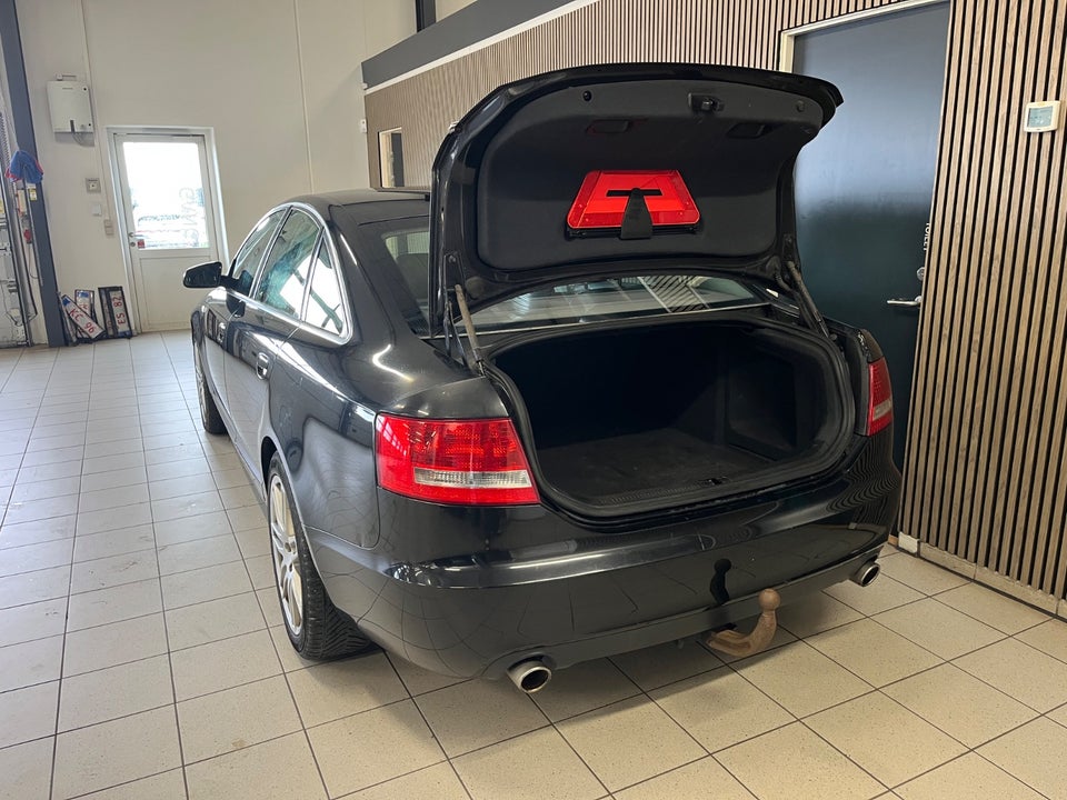 Audi A6 2,4 V6 4d