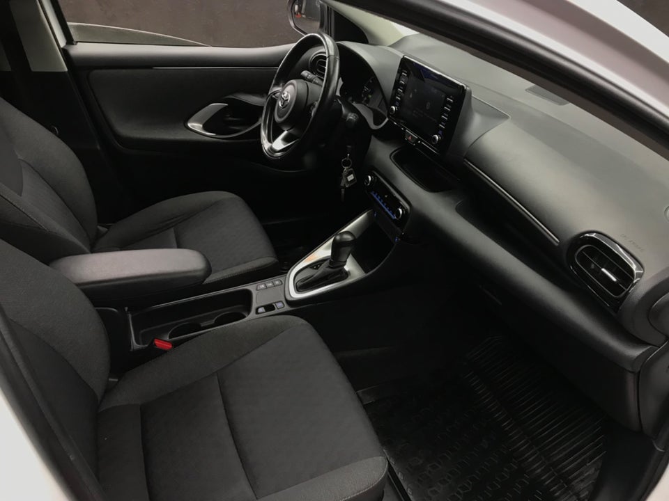 Toyota Yaris 1,5 Hybrid H3 Vision e-CVT 5d