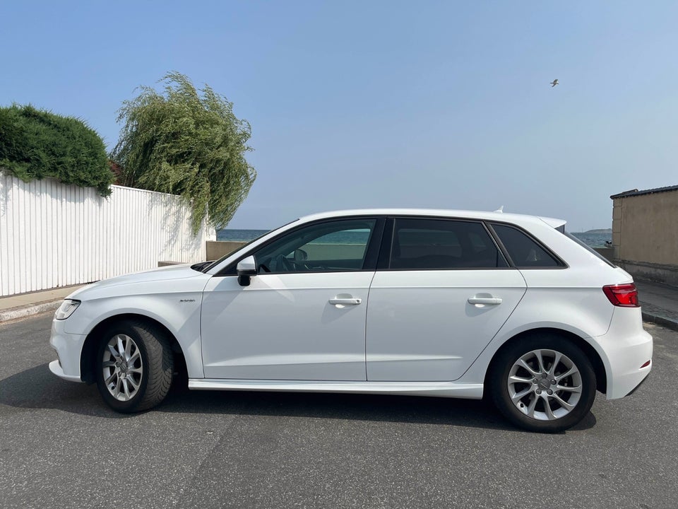 Audi A3 1,4 e-tron Sportback S-tr. 5d