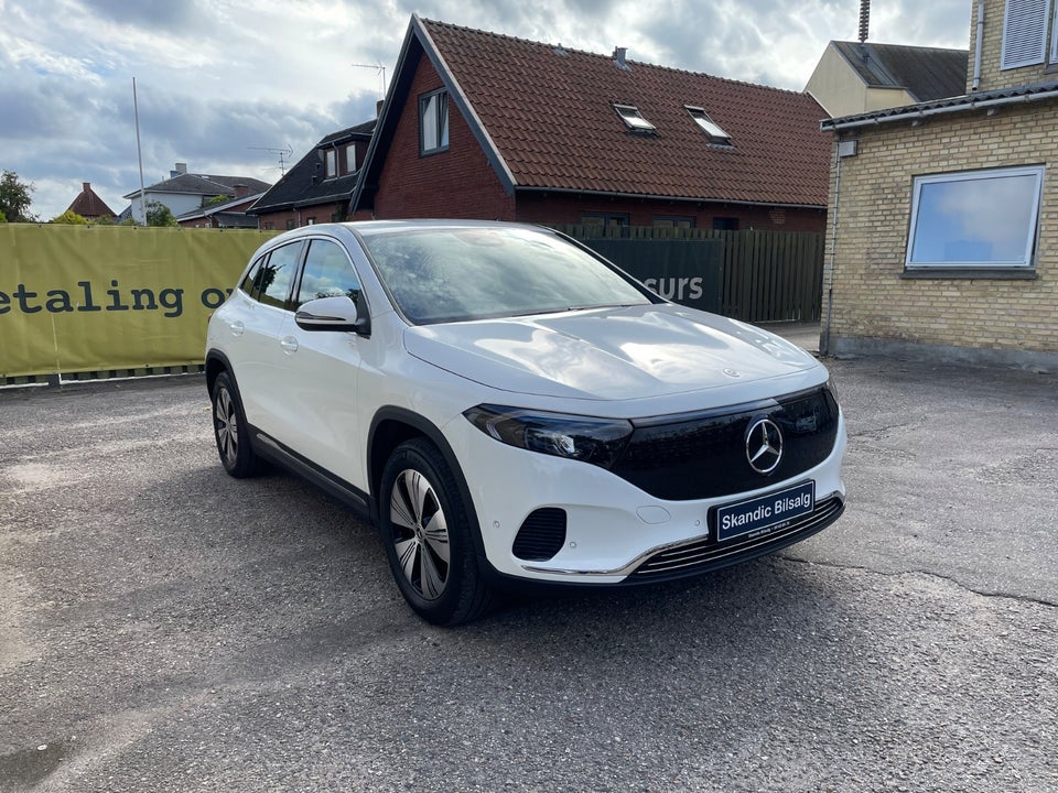 Mercedes EQA300 Progressive 4Matic 5d