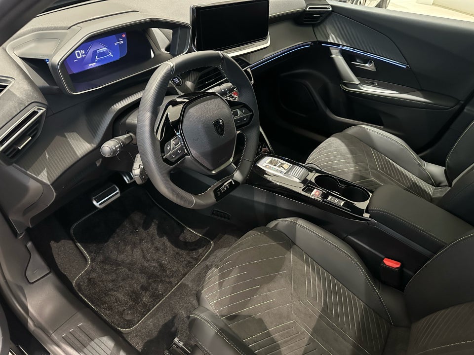 Peugeot e-2008 54 GT 5d