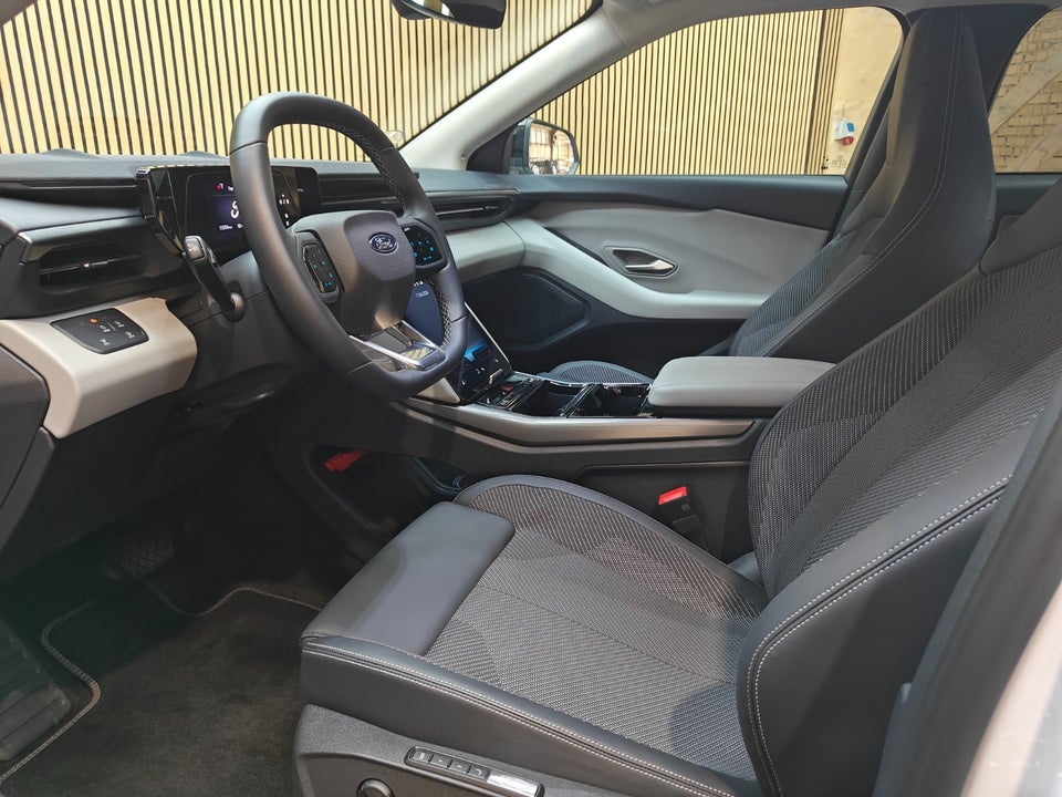 Ford Explorer 79 Select Extended Range AWD 5d