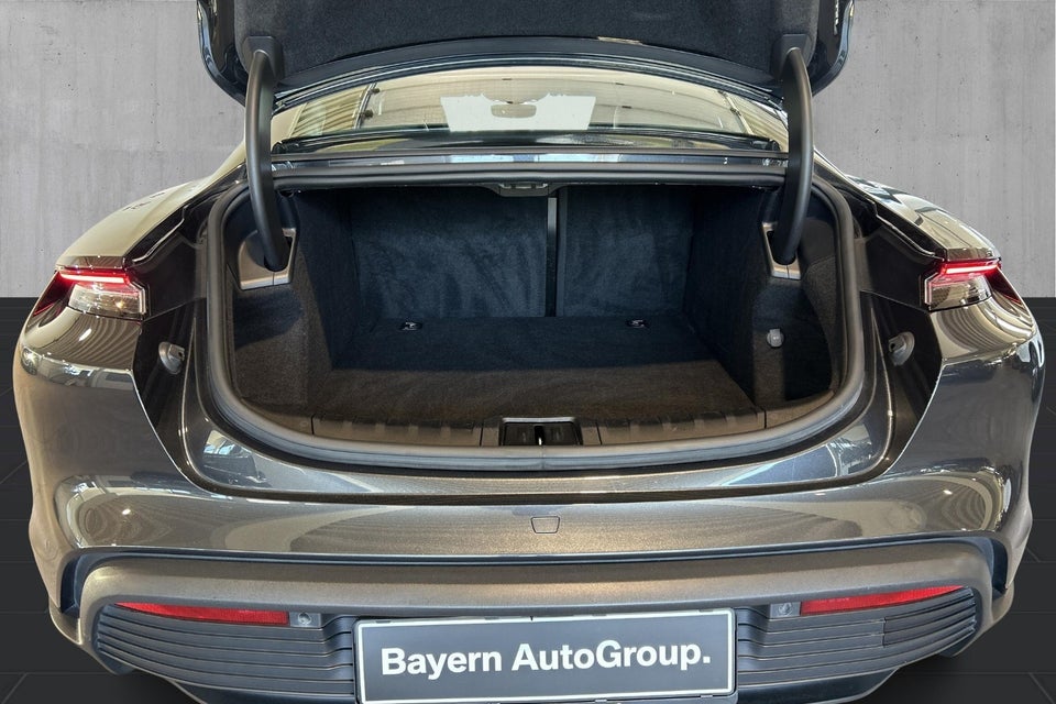 Porsche Taycan Performance+ 4d