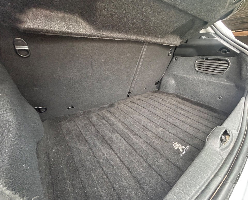 Peugeot 208 1,6 BlueHDi 100 Active 5d