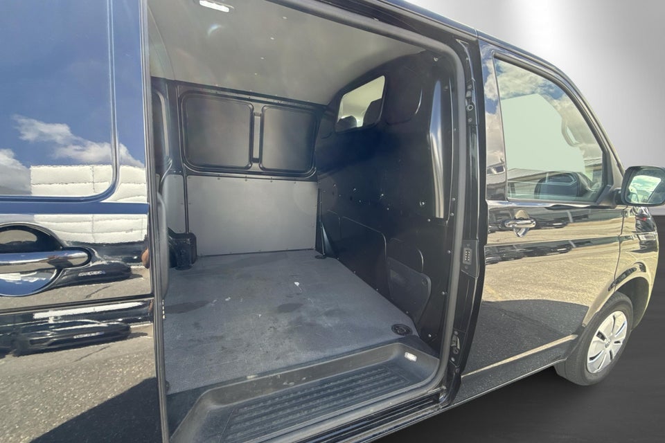 VW Transporter 2,0 TDi 150 Kassevogn DSG kort