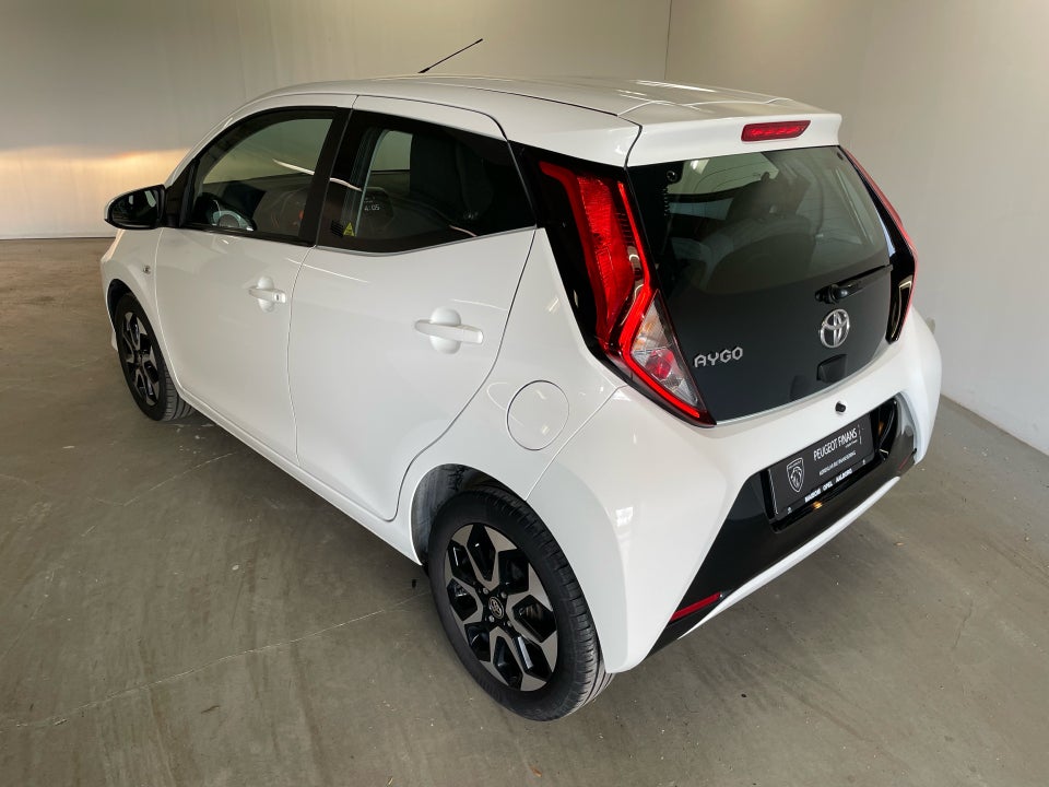 Toyota Aygo 1,0 VVT-i x-plore 5d
