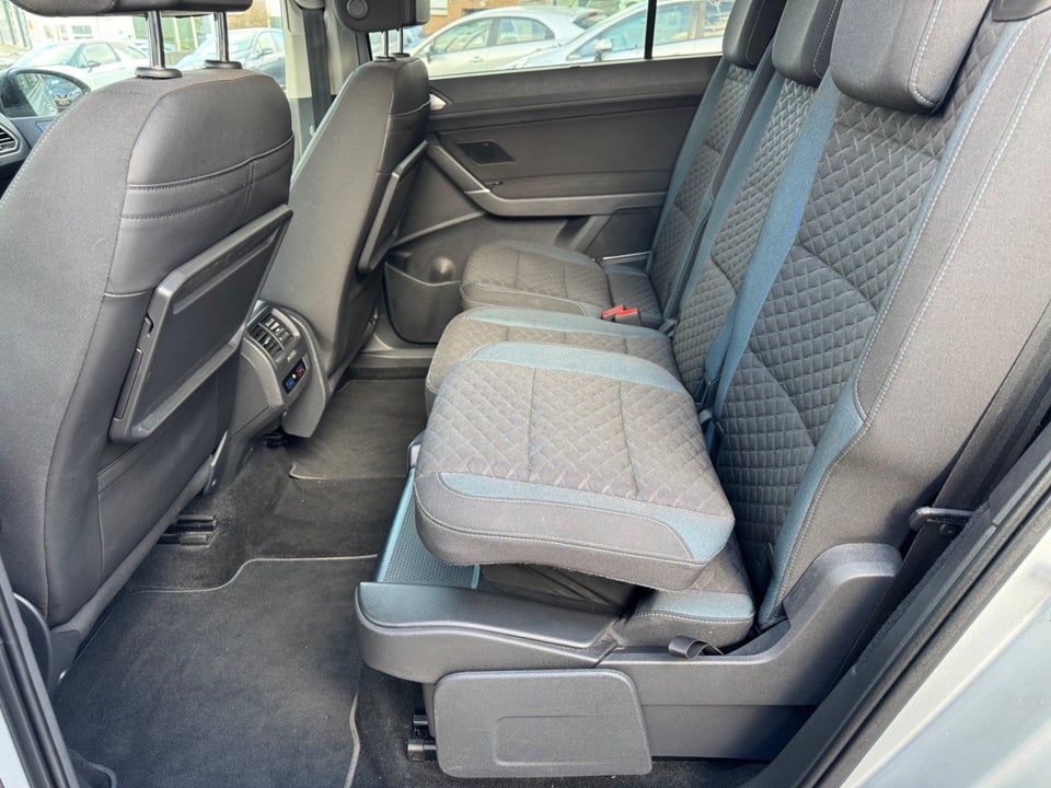 VW Touran 1,6 TDi 115 IQ.Drive DSG 7prs 5d